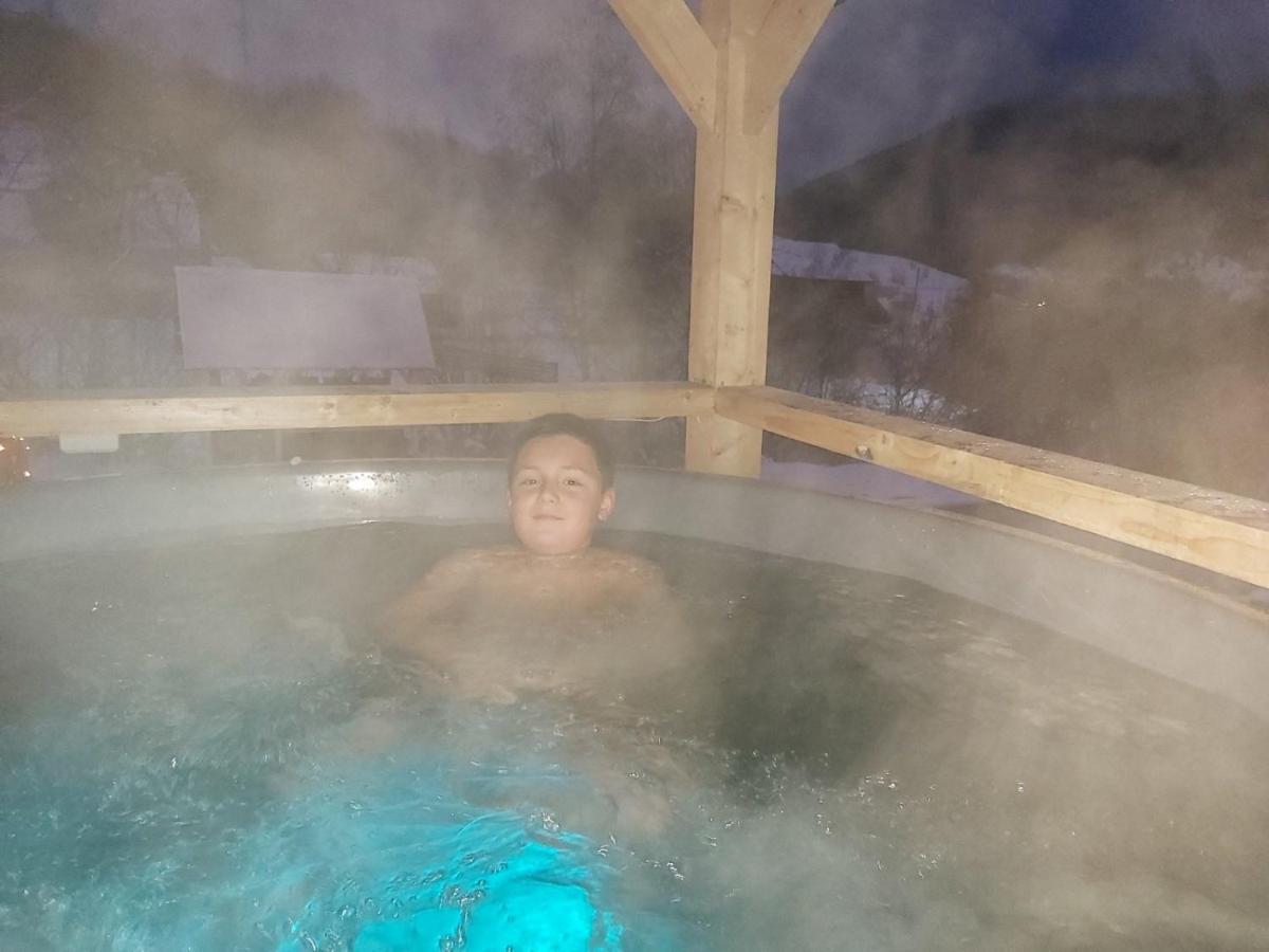 Купецький Двір Otel Mizhhirya  Dış mekan fotoğraf